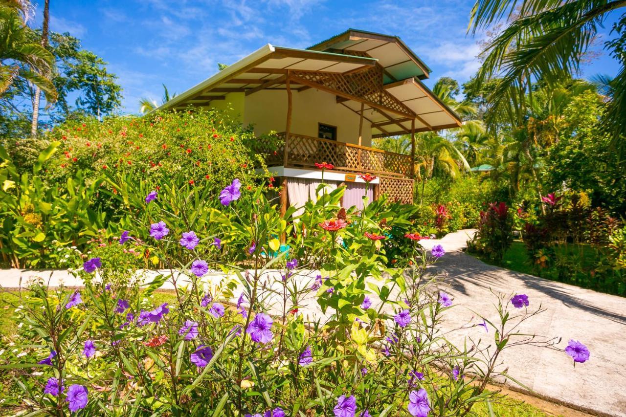 Passion Fruit Lodge Cahuita Extérieur photo